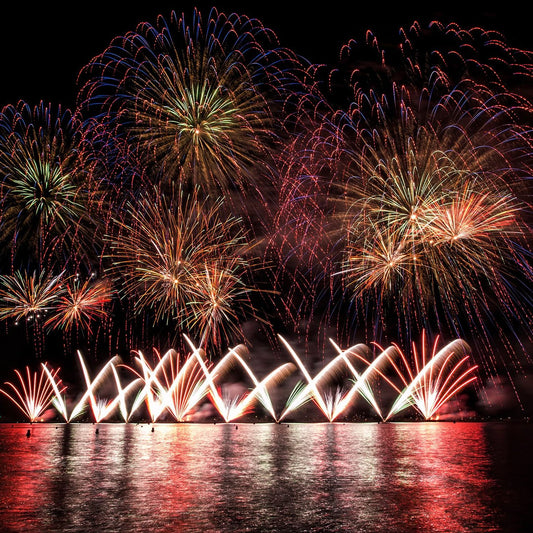 Soirée feux d'artifice en mer